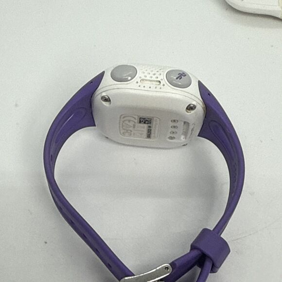 Garmin Forerunner 10 GPS Pedometer Running Watch Purple/ White with Charger - Picture 4 of 6
